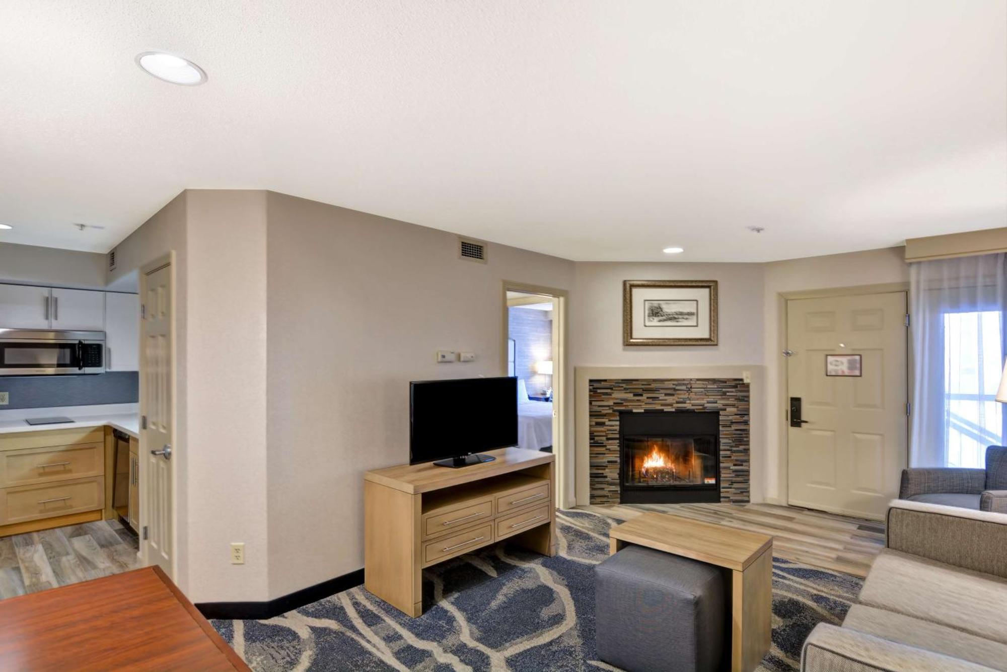 Homewood Suites By Hilton Windsor Locks Hartford Esterno foto